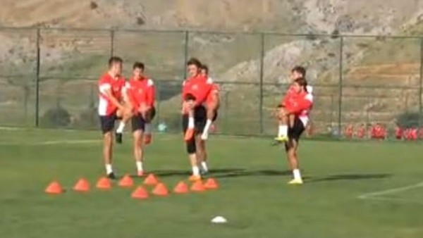 Antalyaspor Hazırlıklarını Davraz'da Sürdürdü