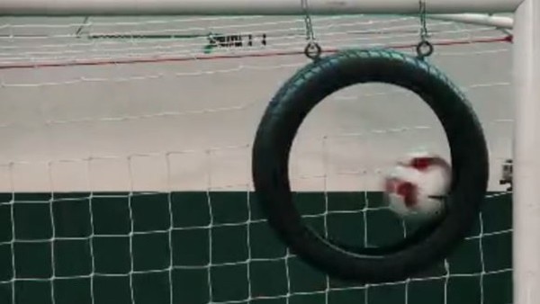 Podolski ve Mesut Özil kapıştı!