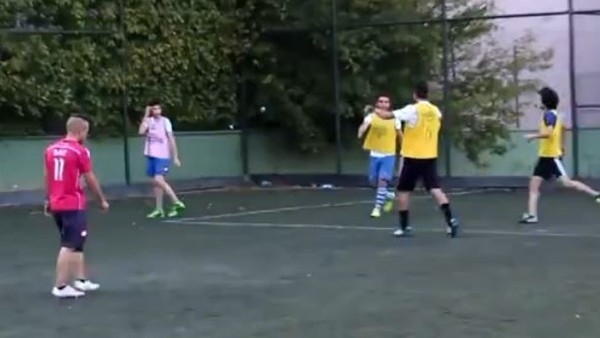 Füze Pasa Kafa Atan Adam