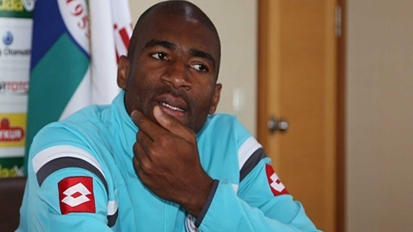 Kweuke özür diledi