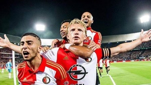 Kuyt Attı Foto Muhabirler Kavgaya Tutuştu