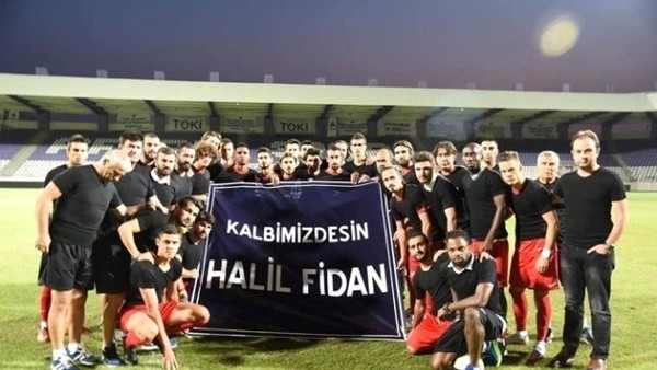 Antalyaspor'dan Halil Fidan Pankartı