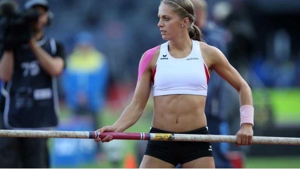 Babasının önünde felç oldu