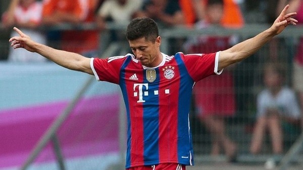 Lewandowski'den Milan ağlarına füze!