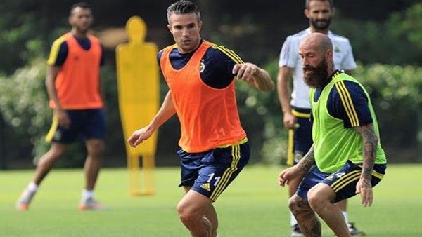 Robin van Persie Diego ve Fernandao'ya meydan okudu