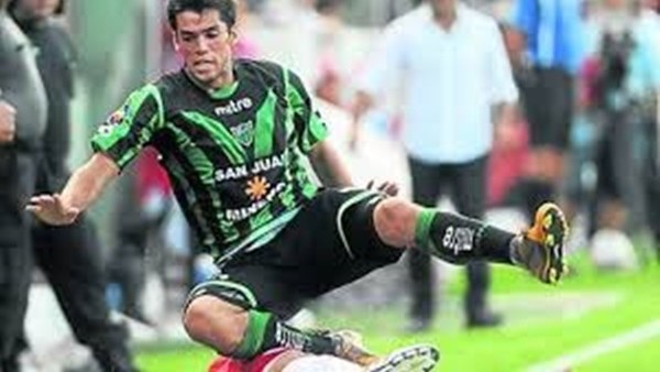 Yeşil Sahada Kulak Ameliyatı