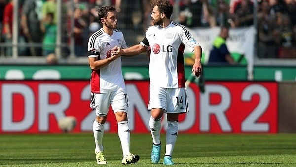 Hakan Çalhanoğlu'ndan enfes frikik golü