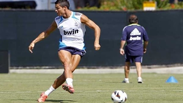 Ronaldo'dan müthiş frikik