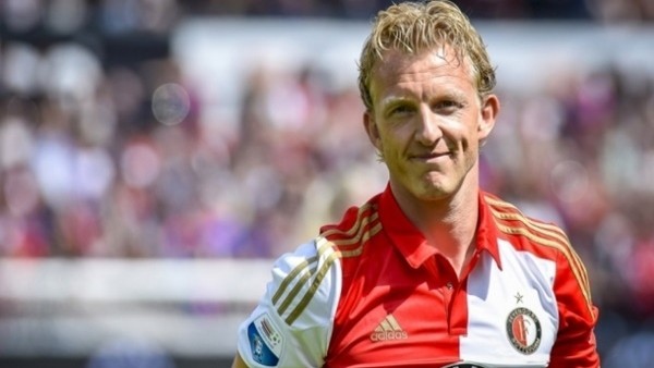 Kuyt Hollanda'yı sallıyor