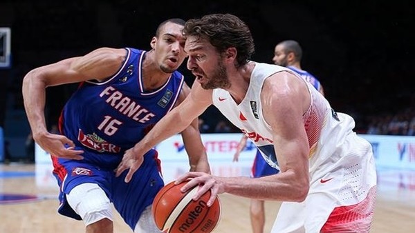 Fransa - İspanya maçı uzatmalarda nefes kesti