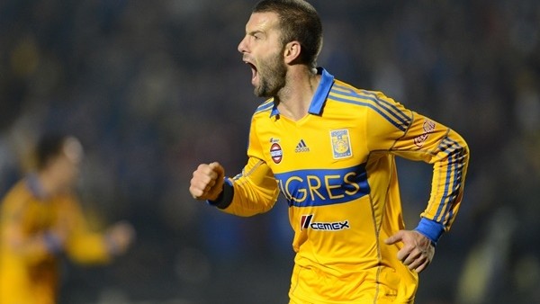 Emanuel Villa şov yaptı