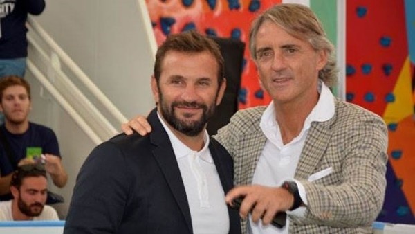 Mancini ile Buruk Türk ve İtalyan çocuklar arasındaki milli maçta buluştu