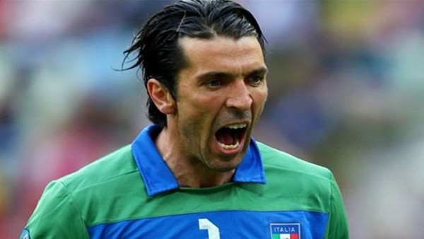 Buffon'dan büyük başarı