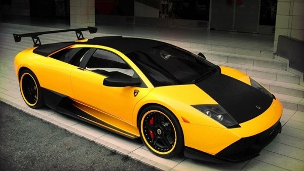 Lamborghini'ye binen terler