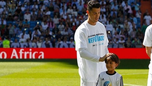Ronaldo'dan Avrupa'ya insanlık dersi