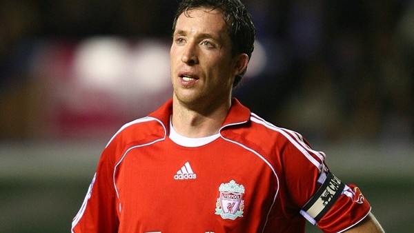 Efsaneler maçında sert hareket