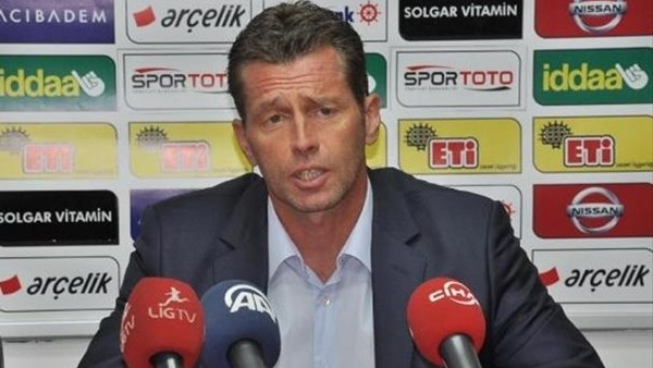 Skibbe: 'Son dakikalarda kaybettiğimiz için üzgünüz'