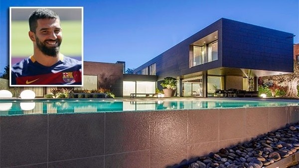 Arda Turan mutlu uyandı!