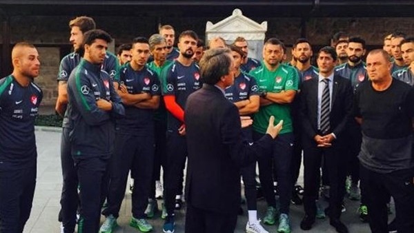 A Milli Futbol Takımı Mevlana Müzesi'ni gezdi