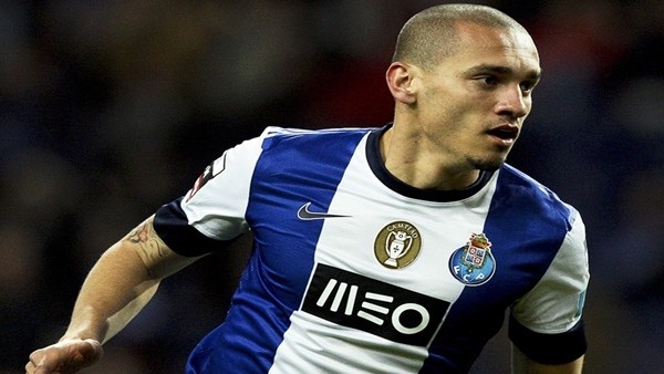 Maicon'dan güdümlü füze!