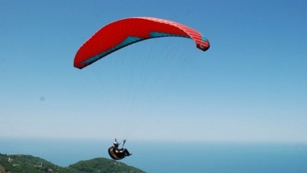 Rubik küpü havada çözdü