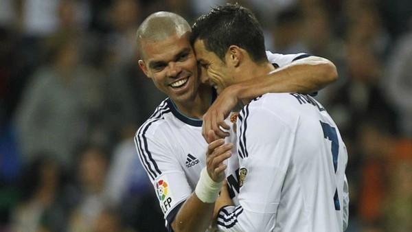 Cristiano Ronaldo'dan Pepe'ye şık çalım