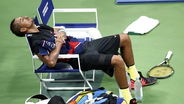 Set arasında kestirdi