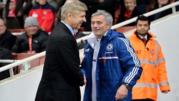 Mourinho Wenger'in peşinde