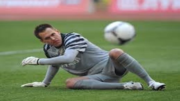 Zorla gol yiyen kaleci