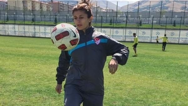 Top sektirirken keşfedildi milli takıma yükseldi