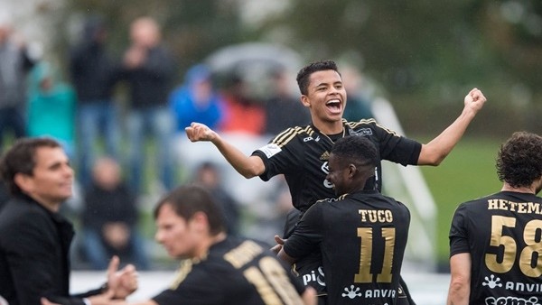 Liverpoollu genç yetenek direkt kornerden attı