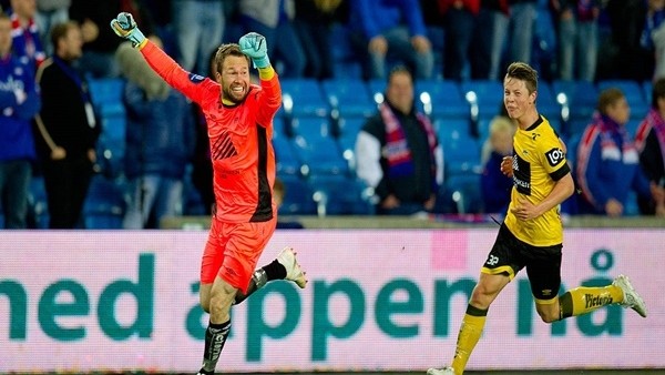 Kaleci kaleciye bunu yapar mı?