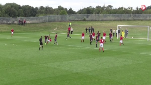 Ceza sahası dışından imkansız rövaşata