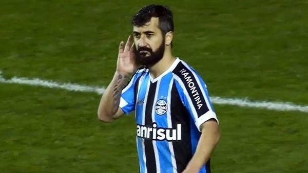 Yok artık! Sahaya tuvaletini yaptı....