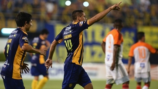 Sportivo Luqueno 4-0 La Guaira - Maç Özeti (15.9.2015)