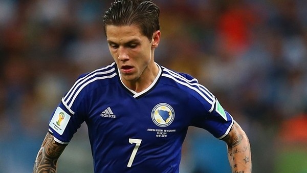 Bir sakıza üç maç ceza