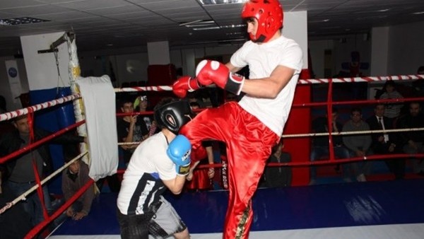 Böylesi görülmed!i 2 saniyede nakavt...