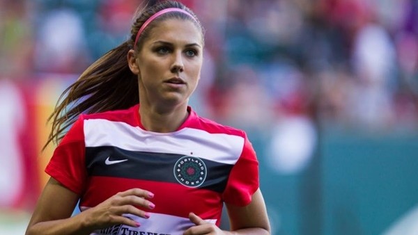 Alex Morgan'dan büyük sürpriz