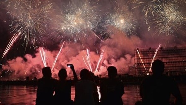 Taraftar çıldırdı! Gecenin karanlığında....