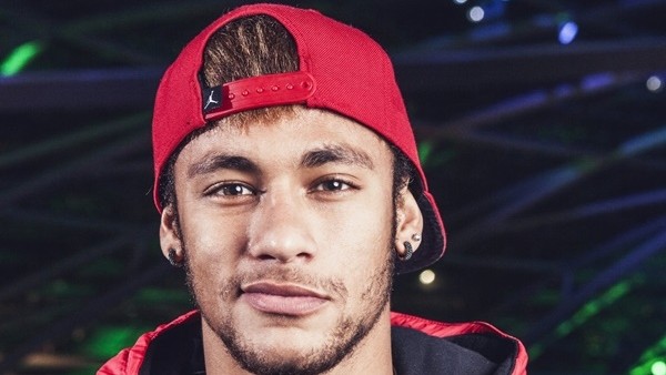 Takım mağlup Neymar'ın keyfi yerinde