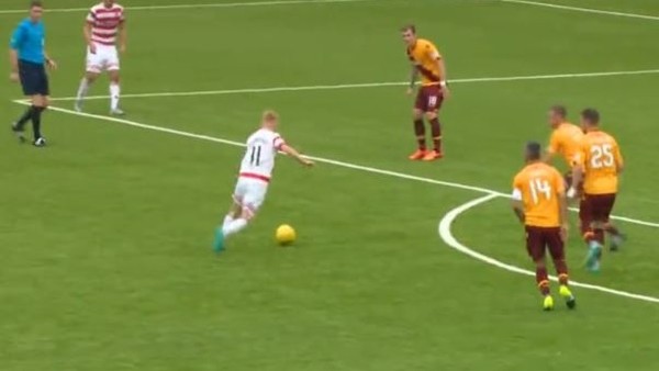 Harika gole direk engel oldu!