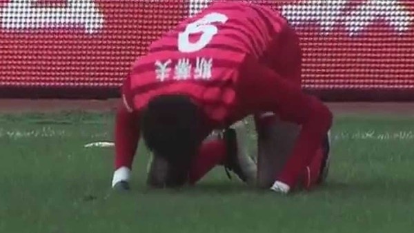 Ceza sahası dışından müthiş rabona golü