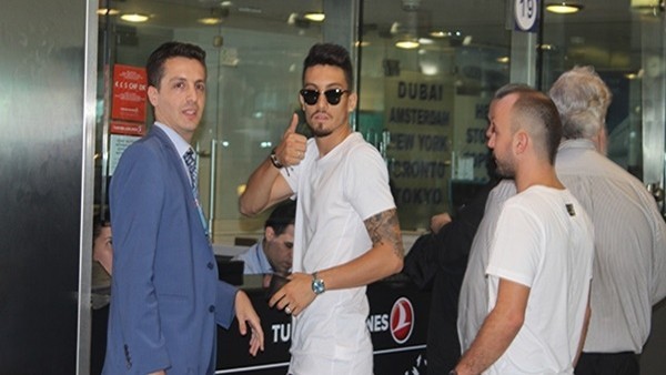 Alex Telles İtalya'ya gitti