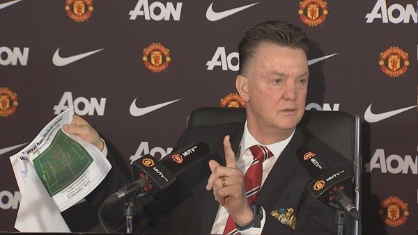 Van Gaal, gazeteciyi haşladı