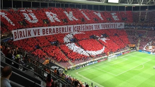 Atletico Madrid maçında koreografi'nin hikayesi