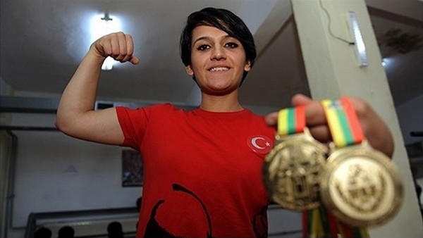 Dünyanın bileğini bükmek istiyor