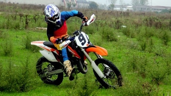 12 yaşındaki Murathan'ın hızına kimse yetişemiyor