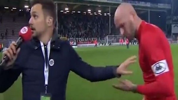 Röportaj verirken ortadan kaybolan Van Damme