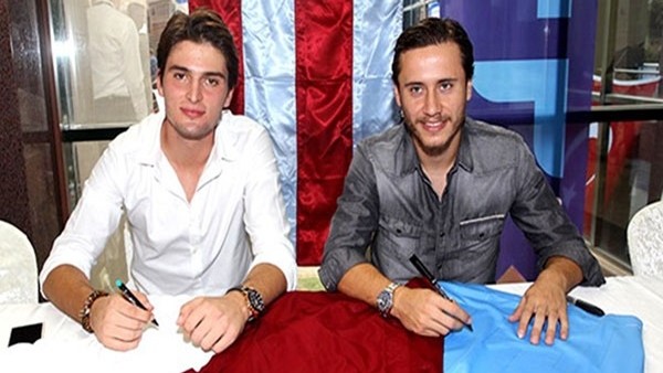 Trabzonsporlu futbolcular imza gününe katıldı