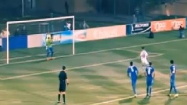 Hakem verdi futbolcu atmadı